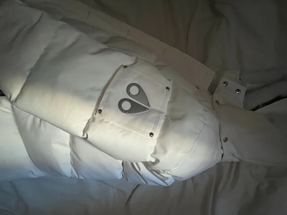 Moose Knuckles 3Q Parka — White 상품이미지2