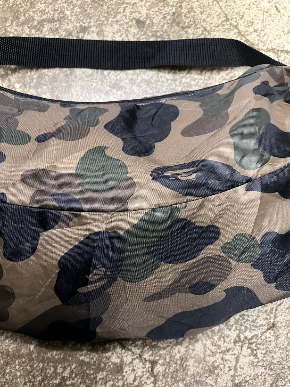 베이프 기프트백 카모 힙색 슬링백 상품이미지5