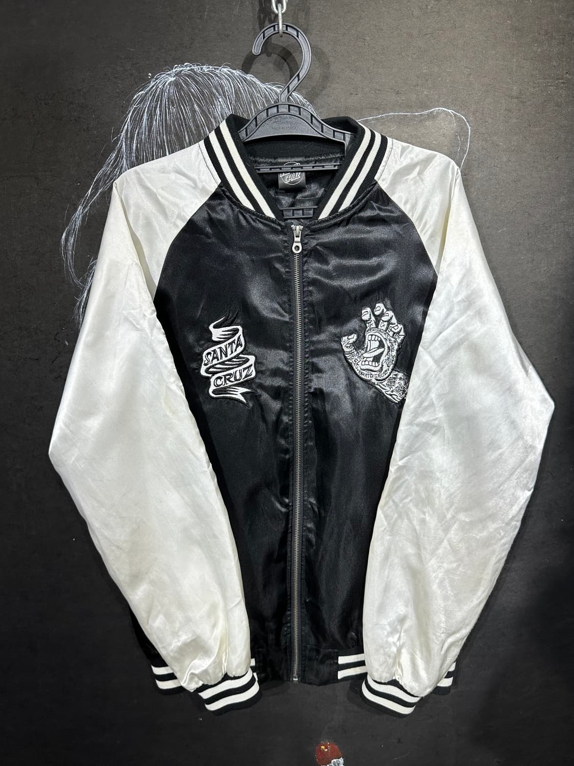 산타크루즈 y2k 손 자수 블랙 스카잔 L  상품이미지7