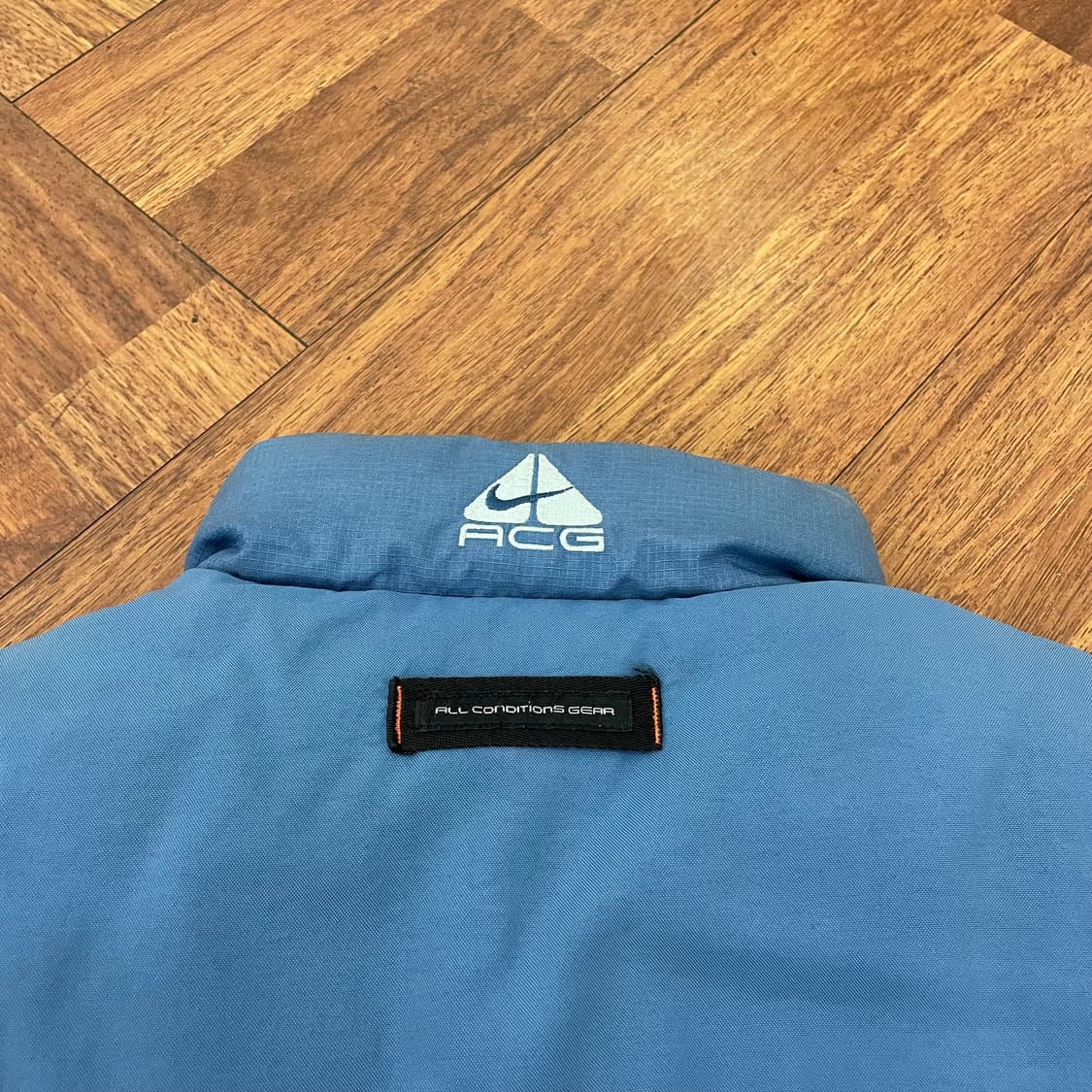 나이키 ACG 00s 패딩조끼 상품이미지3