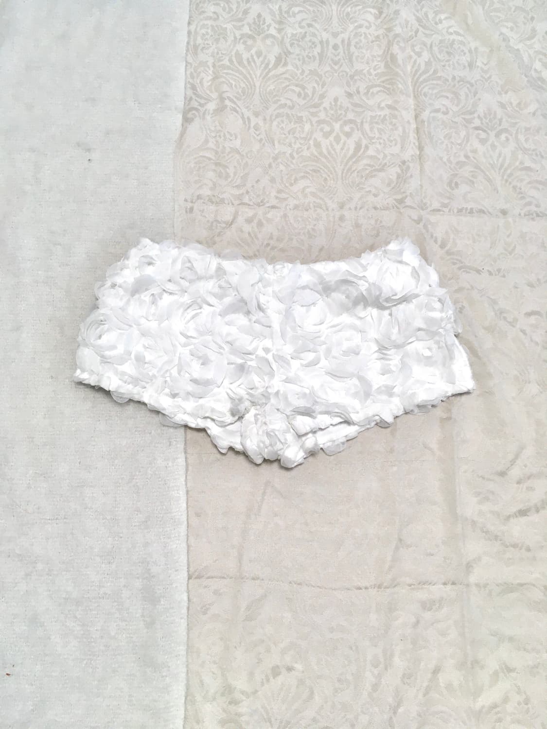 화이트 플라워 로우라이즈 숏츠  상품이미지1