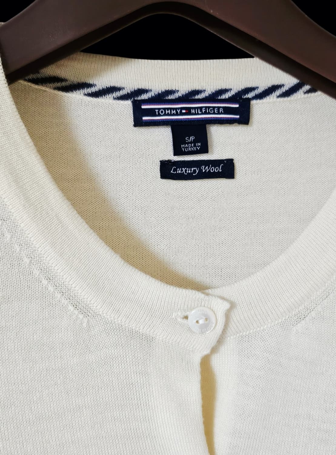 타미힐피거여성 울 100/플라워 자수  여성가디건/29만 상태좋음 상품이미지4