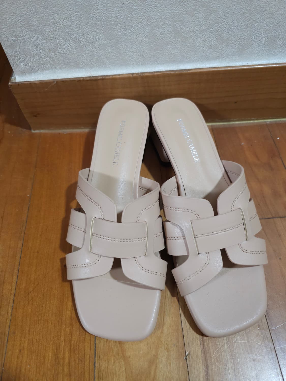 새상품)포멜카멜레 뮬 샌들 베이지 250 상품이미지1