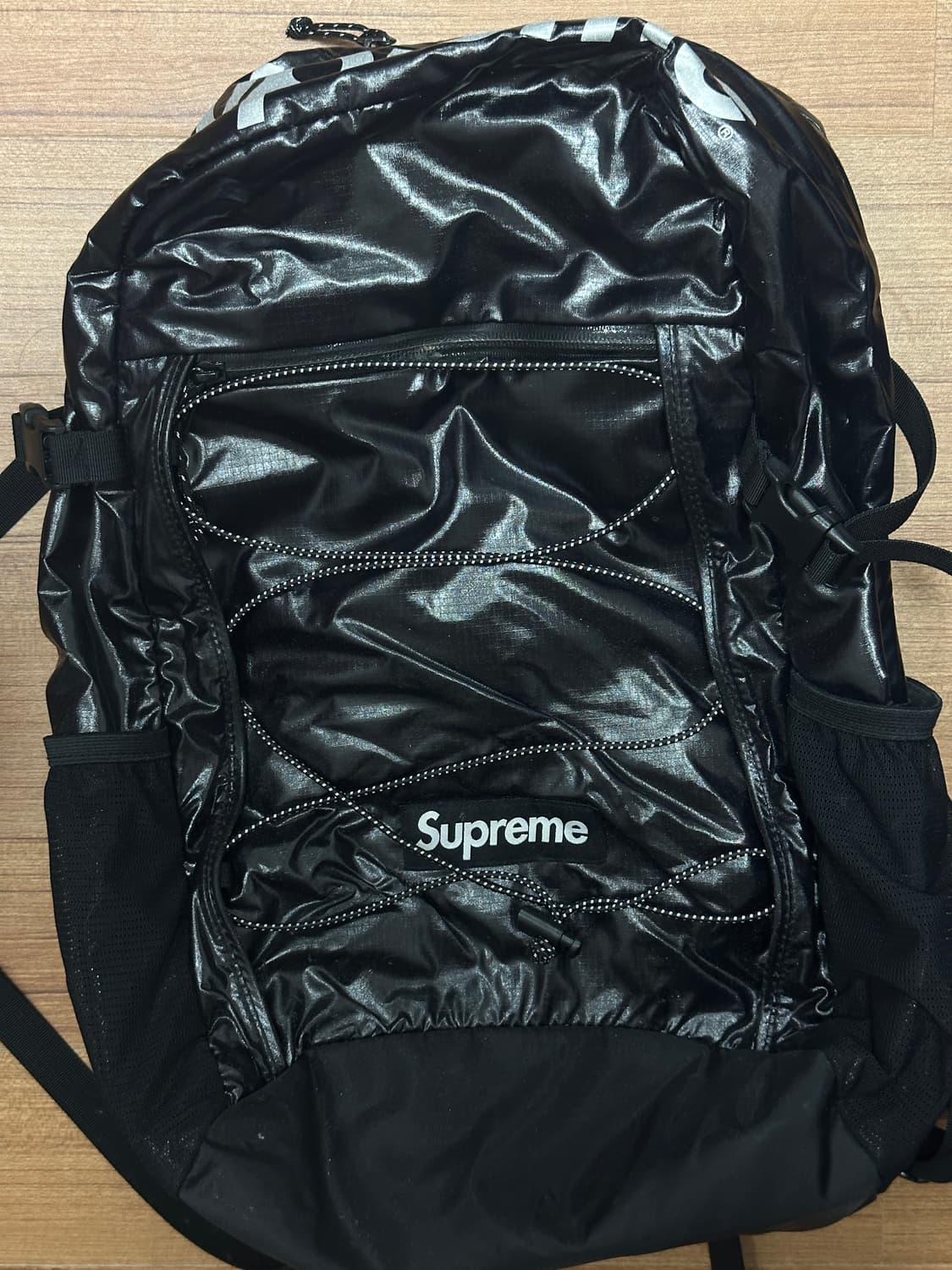 슈프림 17fw 유광 원웨이 백팩 상품이미지1