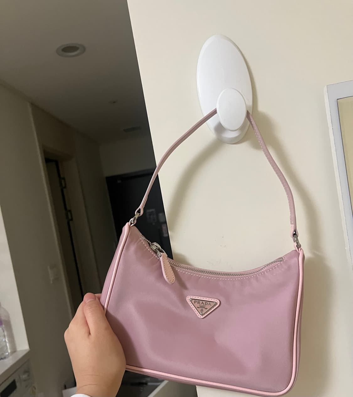 프라다 리에디션 핑크 호보백 1NE204 상품이미지2
