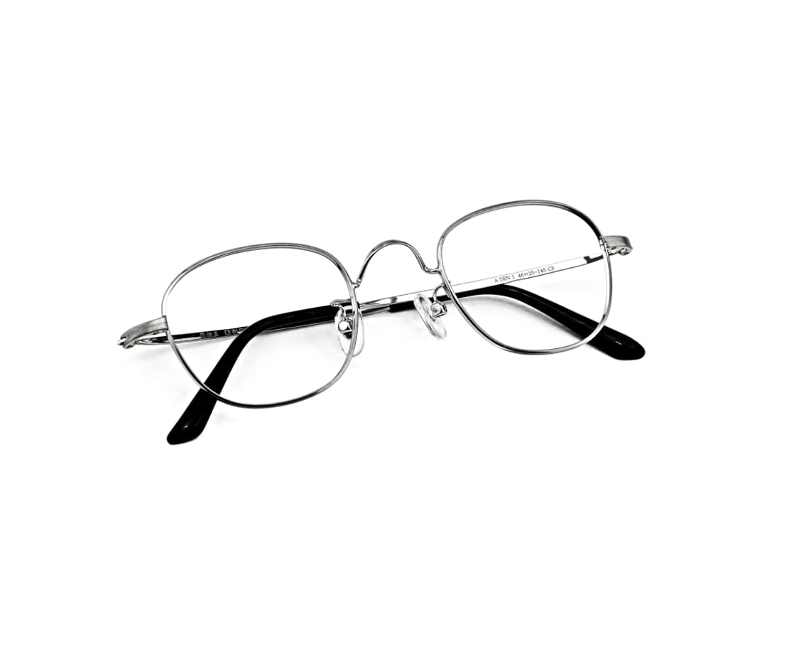 클래식한 46사이즈의 실버유광프레임
 상품이미지3