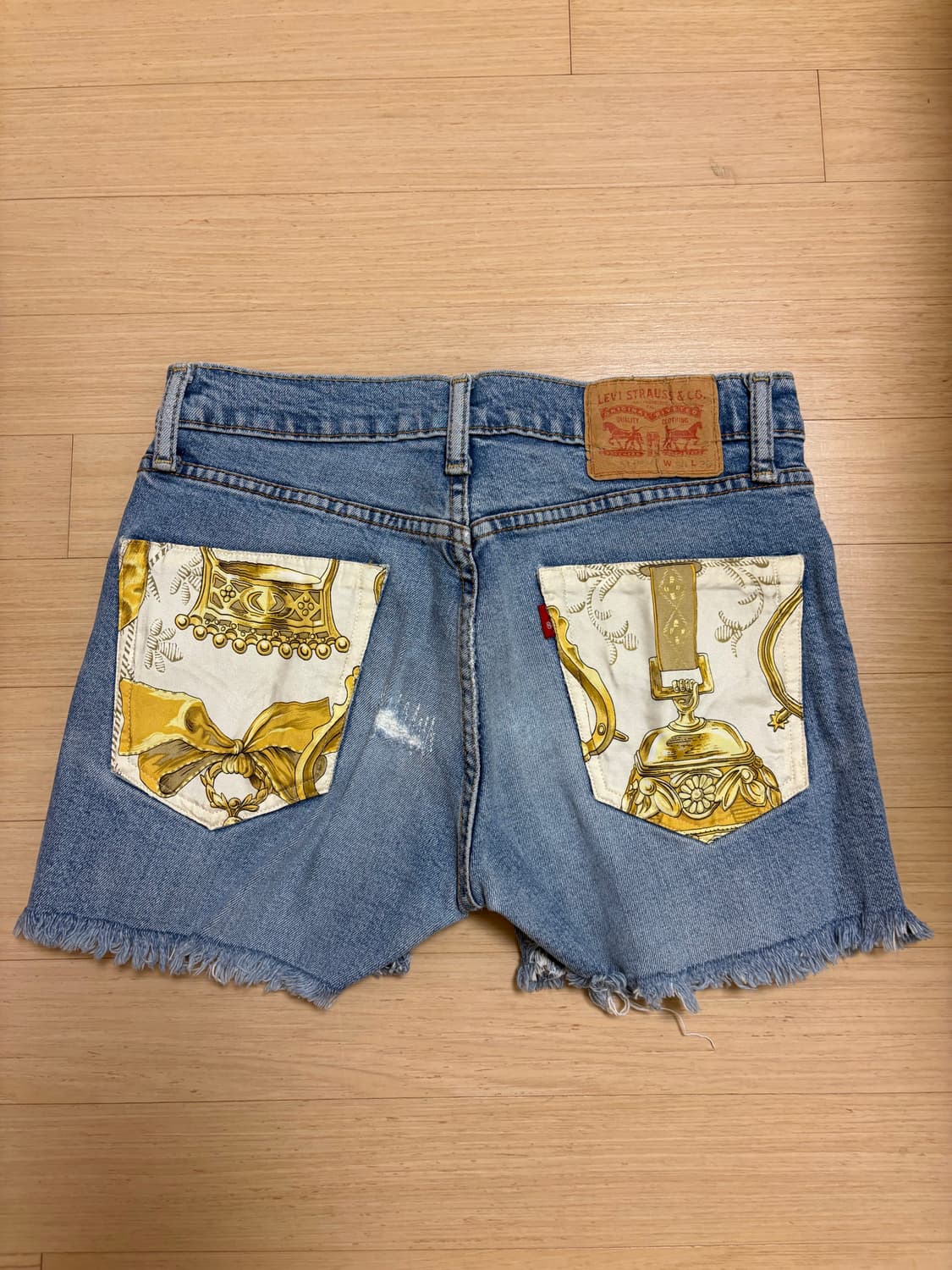 리바이스 빈티지 리폼 데님 쇼츠 상품이미지2