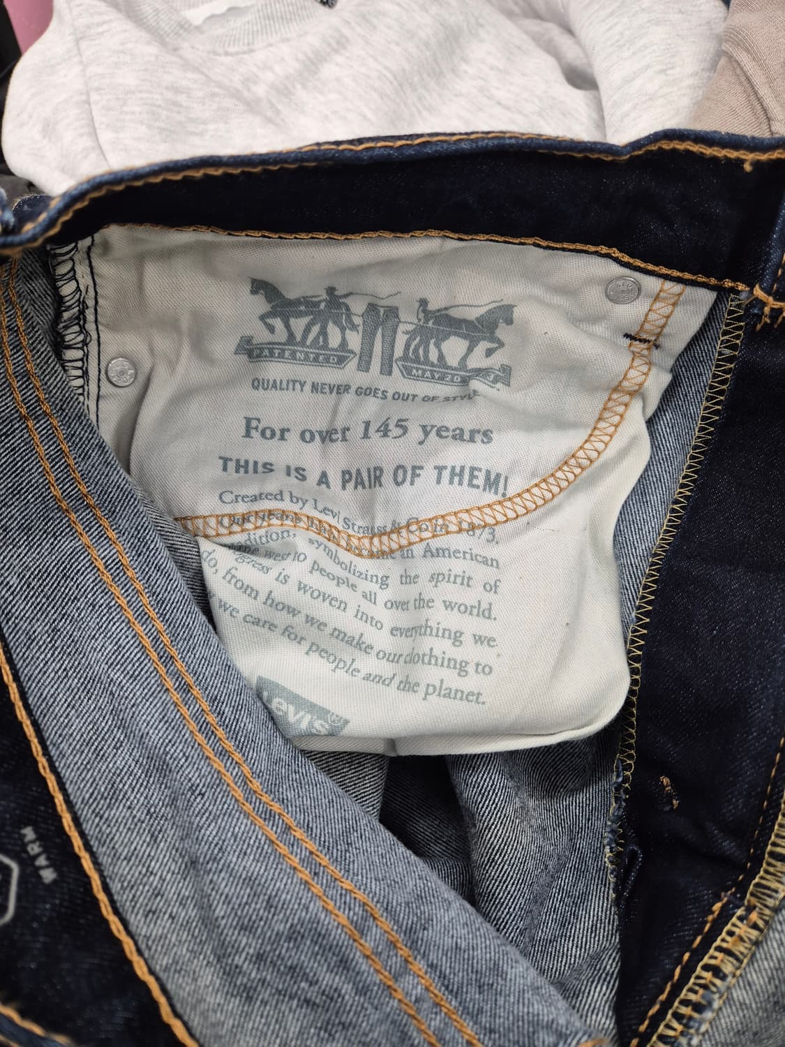 리바이스 505 프리미엄 데님 팬츠입니다
W34 L32 사이즈 상품이미지5
