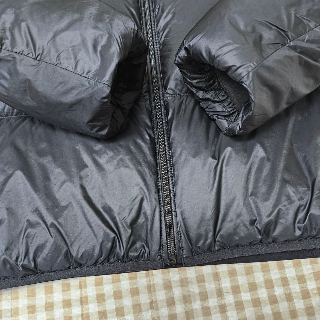 유니클로 울트라 오리털 패딩 남자100 상품이미지5