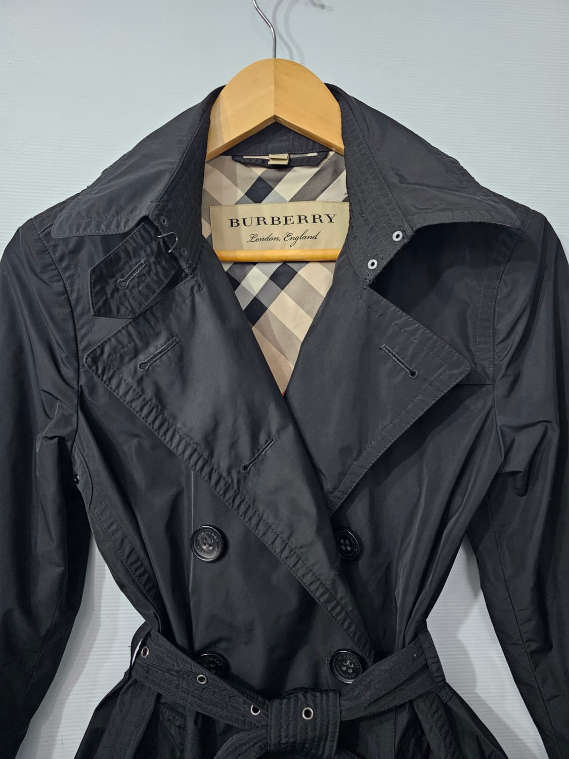 정품 Burberry 버버리 블랙 트렌치 코트 66 상품이미지6