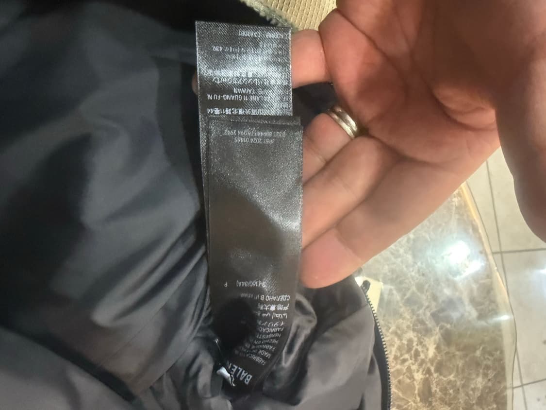 25ss 정품 발렌시아가 디스트레스트 백팩 팝니다 상품이미지9