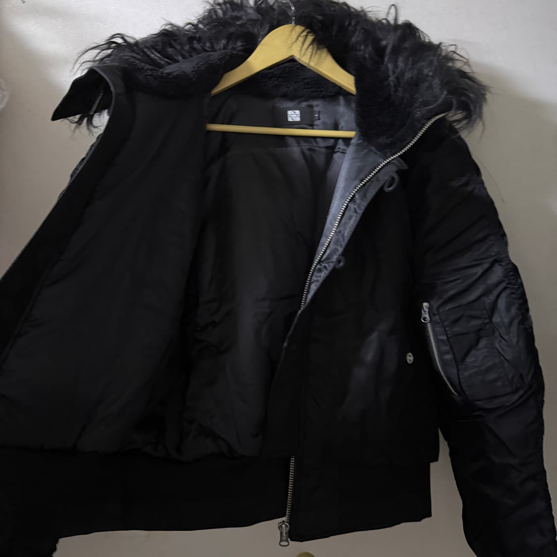 선데이오프클럽 퍼후디드봄버 Fur Hooded Bomber 사이즈 2 상품이미지4