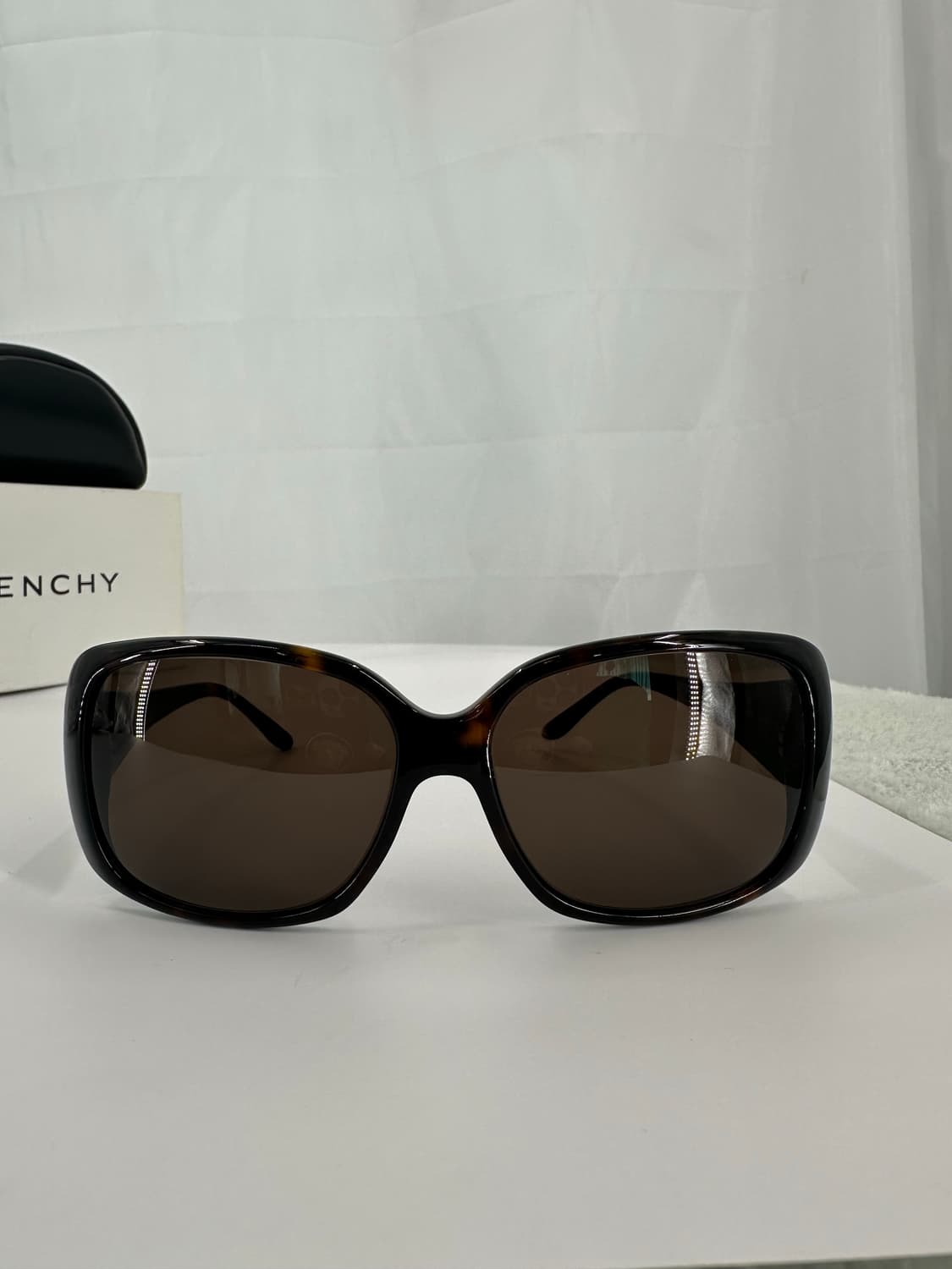 [새상품 무료배송] 정품 지방시 Made in Italy 선글라스 상품이미지2