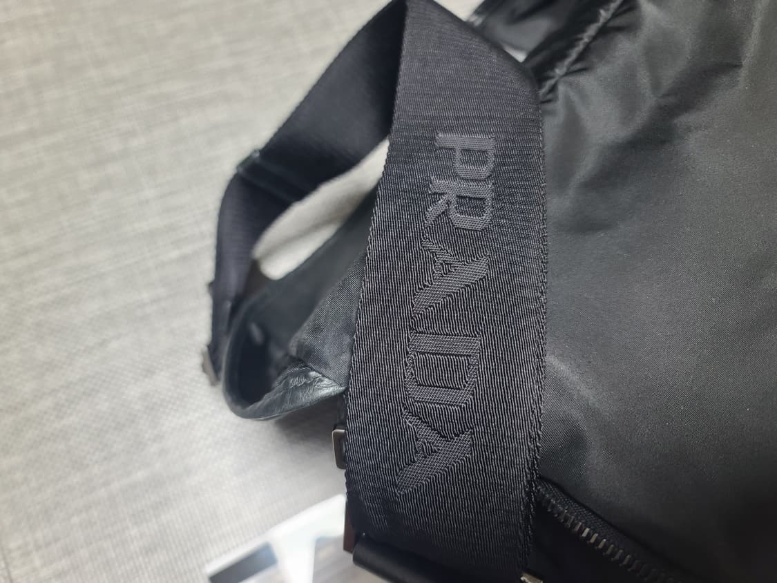 프라다 카메라백 바이커백 크롬 레더 숄더백 크로스백 va1063 상품이미지3