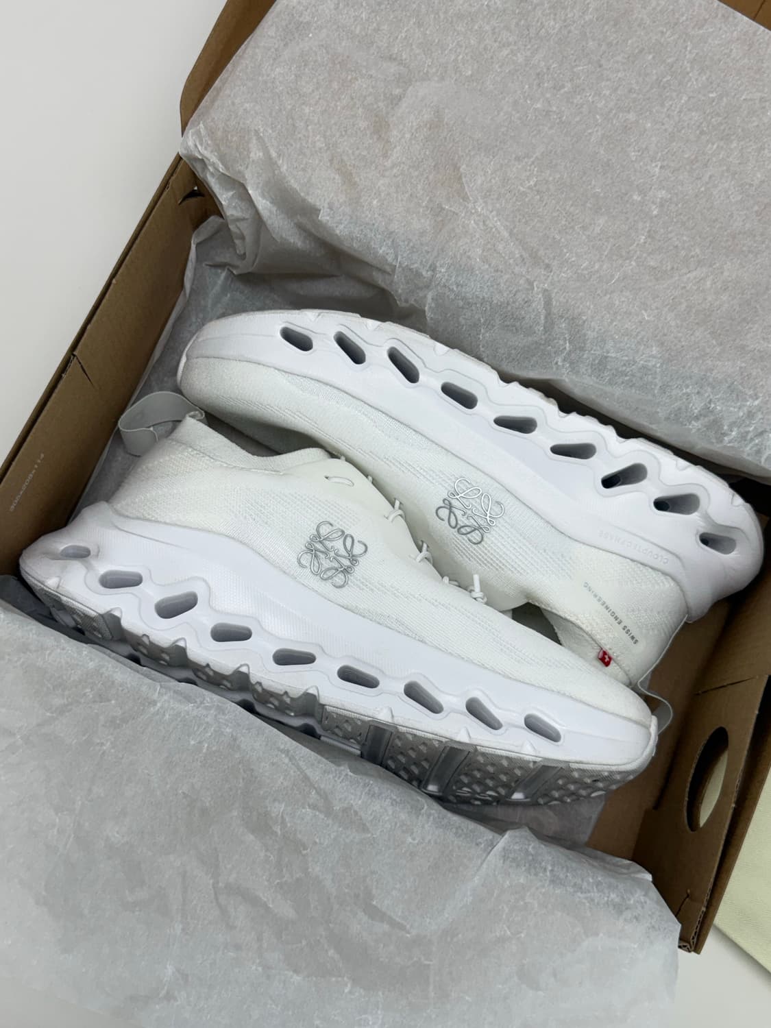 Loewe x On Running 콜라보 Cloudtilt 런닝화 상품이미지2