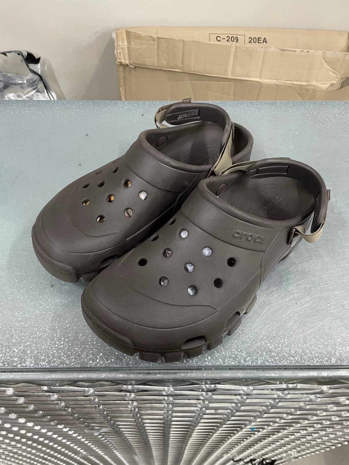 크록스 오프로드 스포츠 클로그 에스프레소 M11 상품이미지2