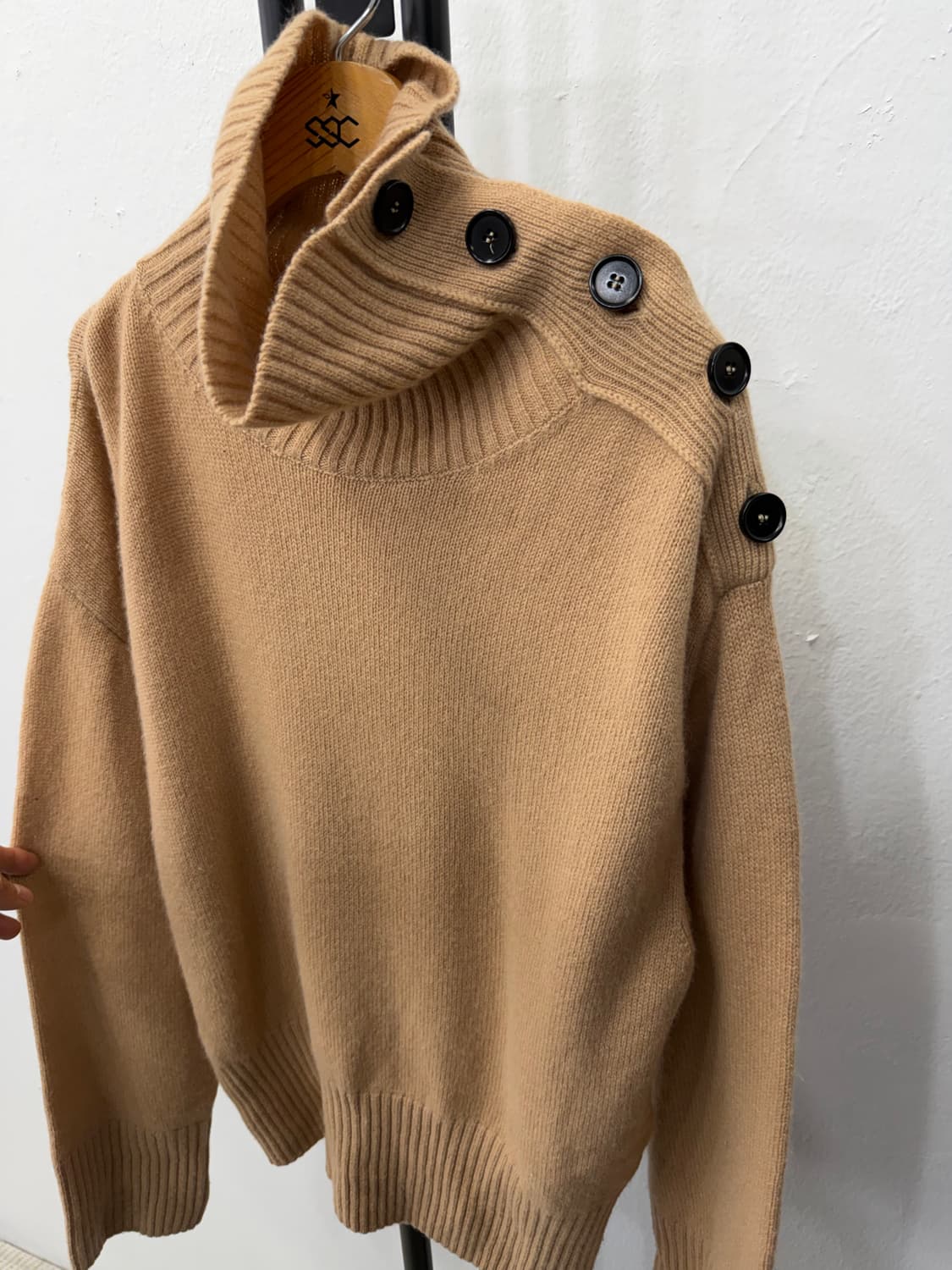 정품) MSGM 여성 터틀넥 오버사이즈 버튼 니트 스웨터 XS 상품이미지3