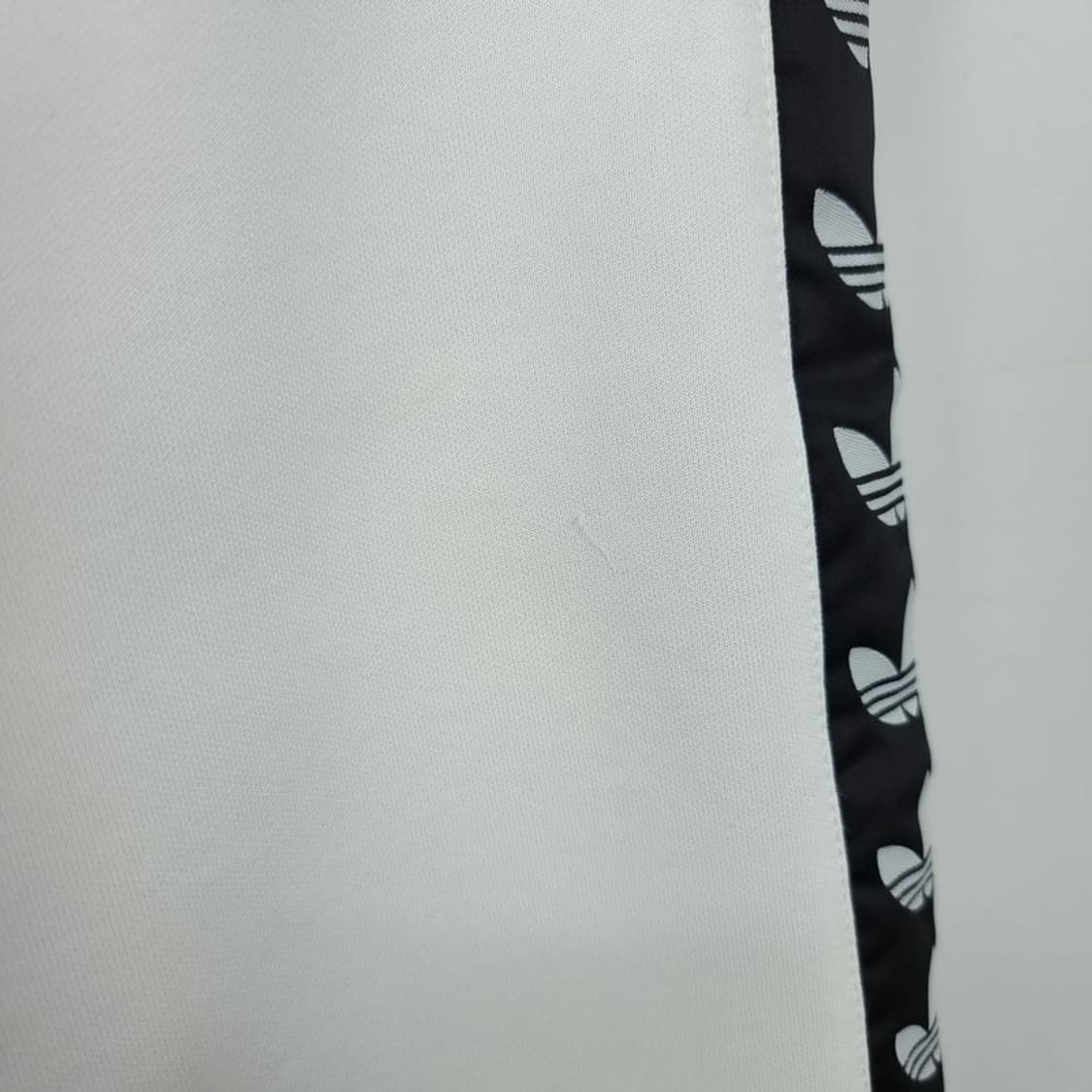[아디다스] 사이드 라인 로고 오버핏 후드티 화이트 M19749 상품이미지9