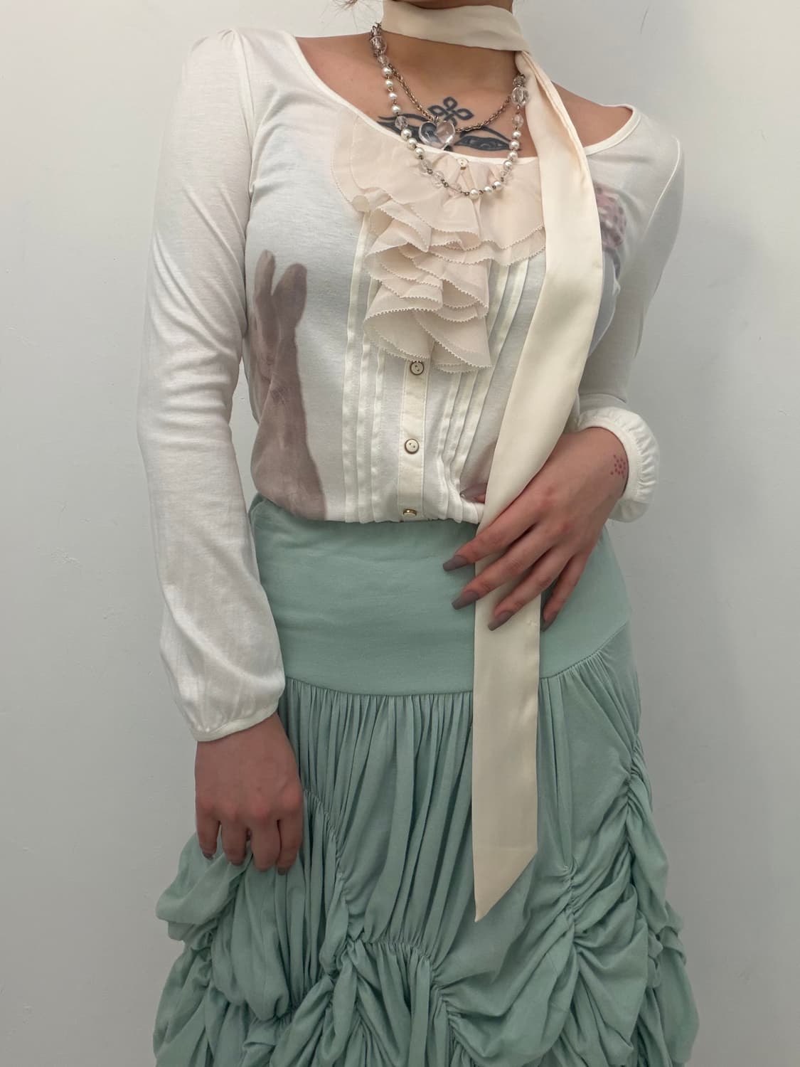 토끼 프린팅 프릴 긴팔티 상품이미지2