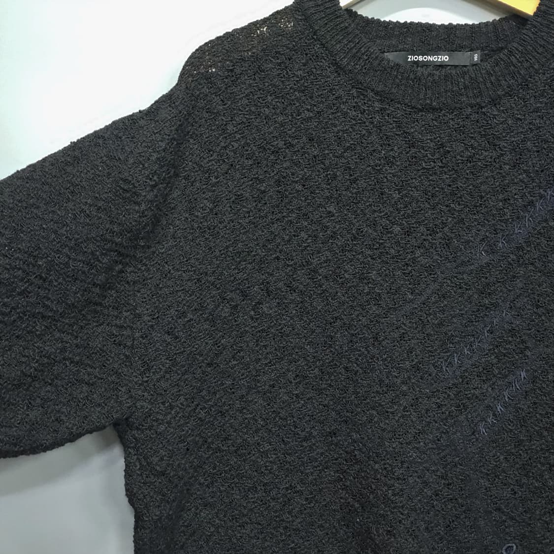 지오송지오(ZIOSONGZIO) 퓨처리즘 엠브로이드 니트 블랙 105 상품이미지5