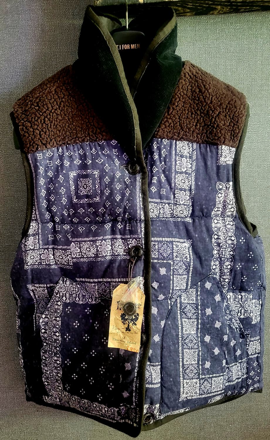 [택달린 새상품]Thursday Island 양면 겨울 누빔 베스트 조끼 상품이미지1