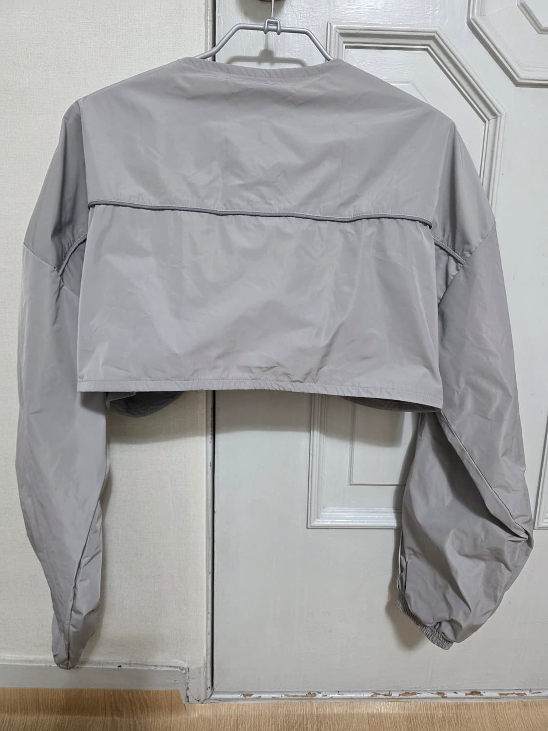 [새제품] 피지컬 디파트먼트 나일론 파이핑 크롭 볼레로 그레이 상품이미지8