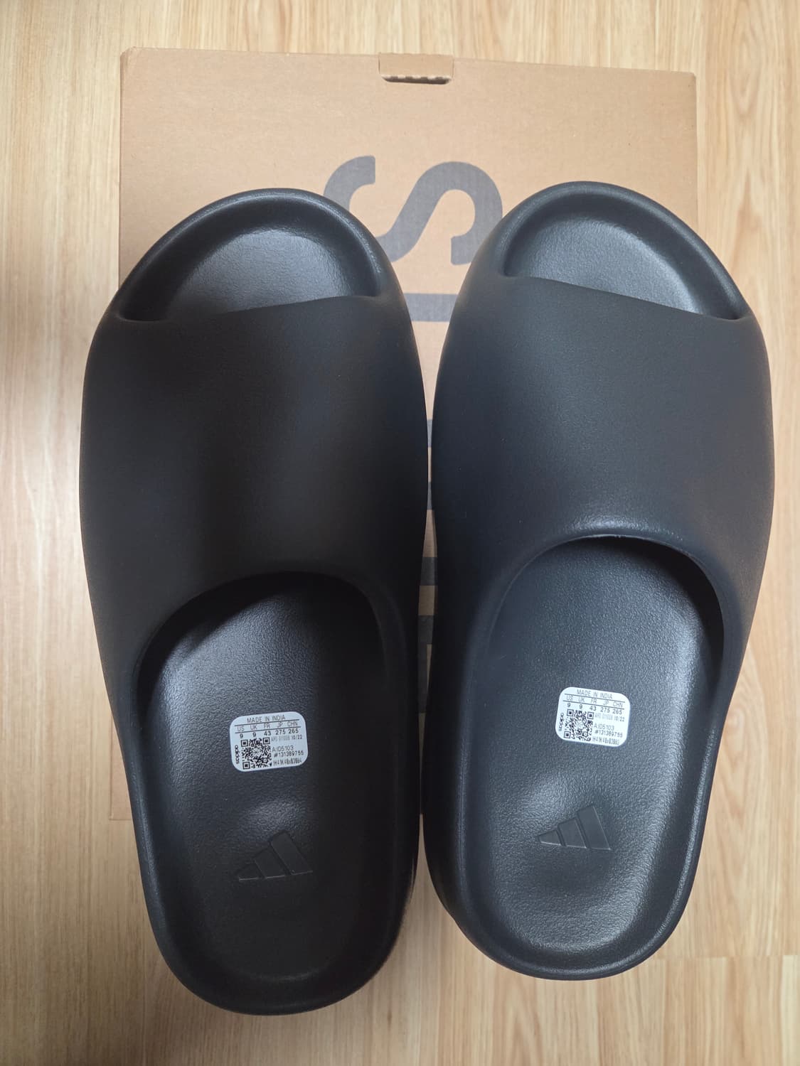 (275)아디다스 이지 슬라이드 다크 오닉스 2024 상품이미지1