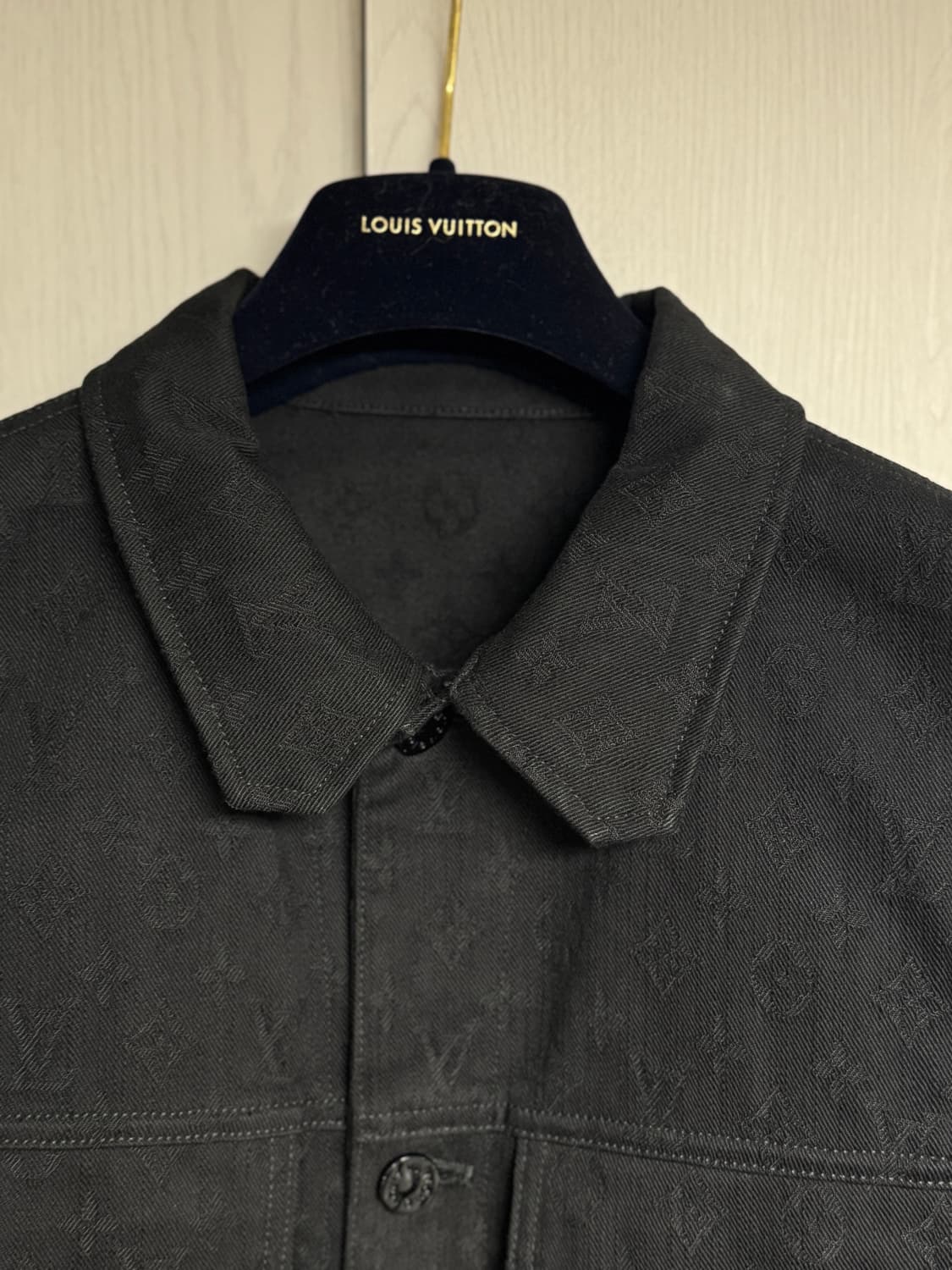 루이비통 모노그램 흑청 데님 자켓 블랙 48 사이즈 상품이미지4