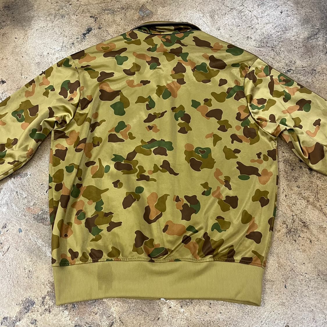 아디다스 카모 밀리터리 황계 브라운 져지 트랙탑 105 상품이미지4