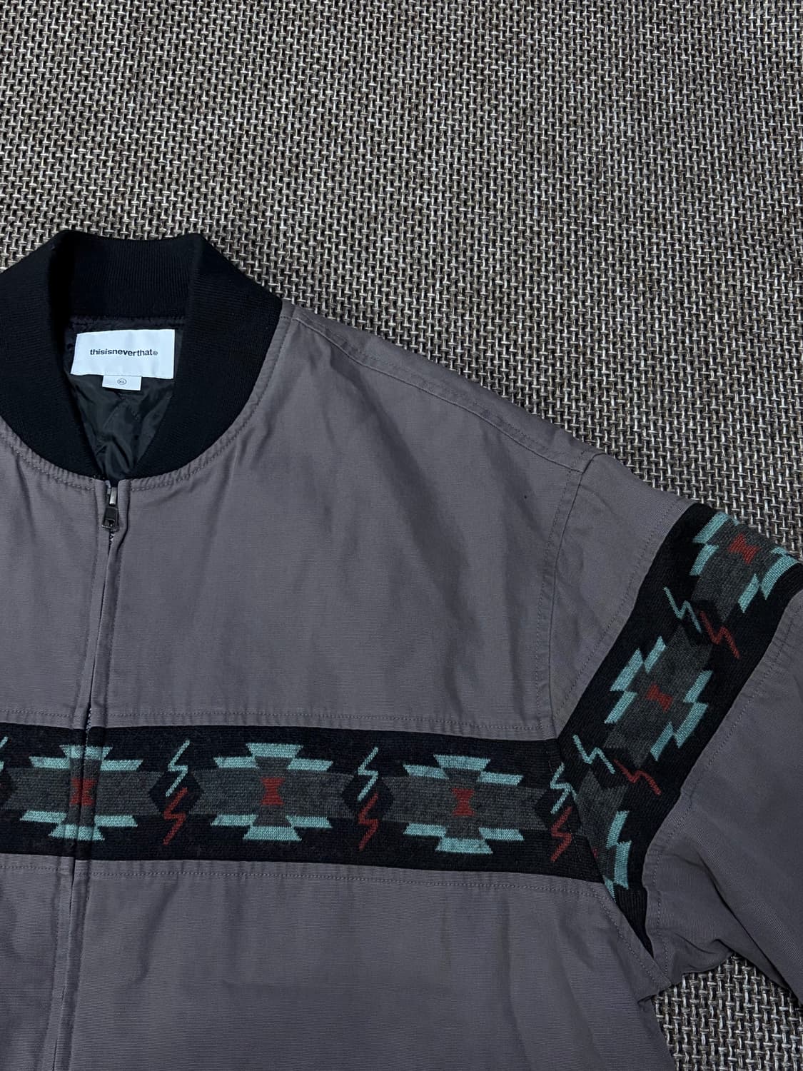 디스이즈네버댓 라인 봄버 자켓 상품이미지3