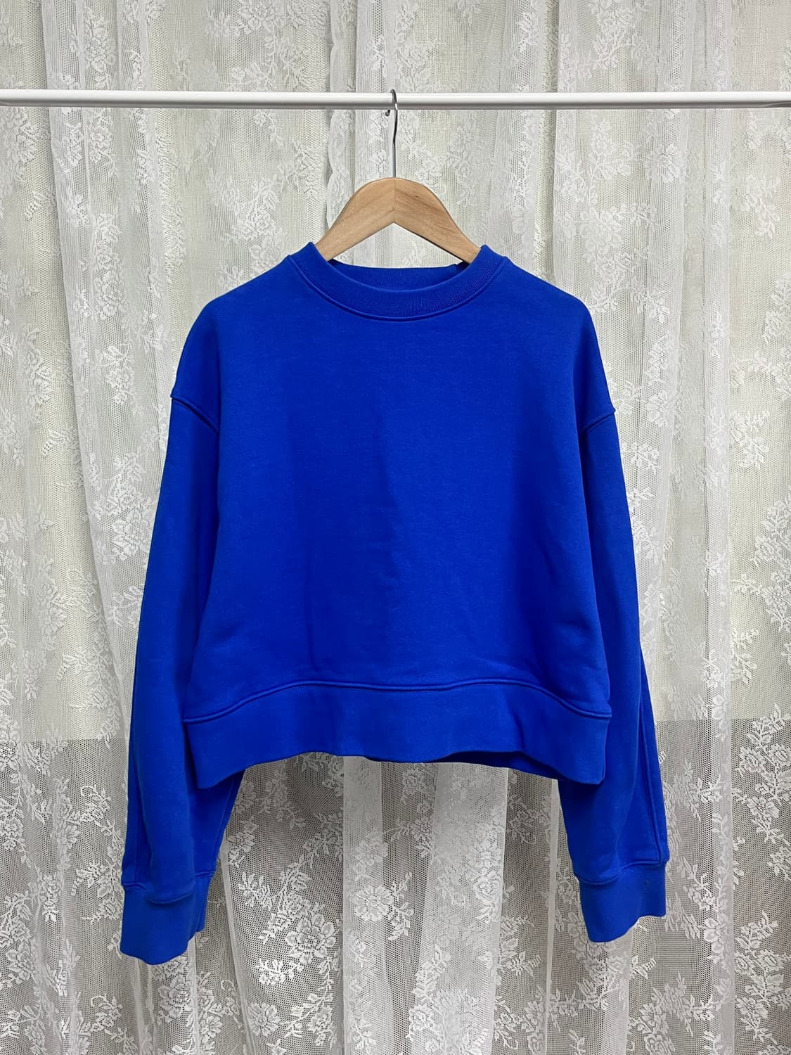 XS) 컨스트럭션 konstruktion 크롭 맨투맨 블루 상품이미지1