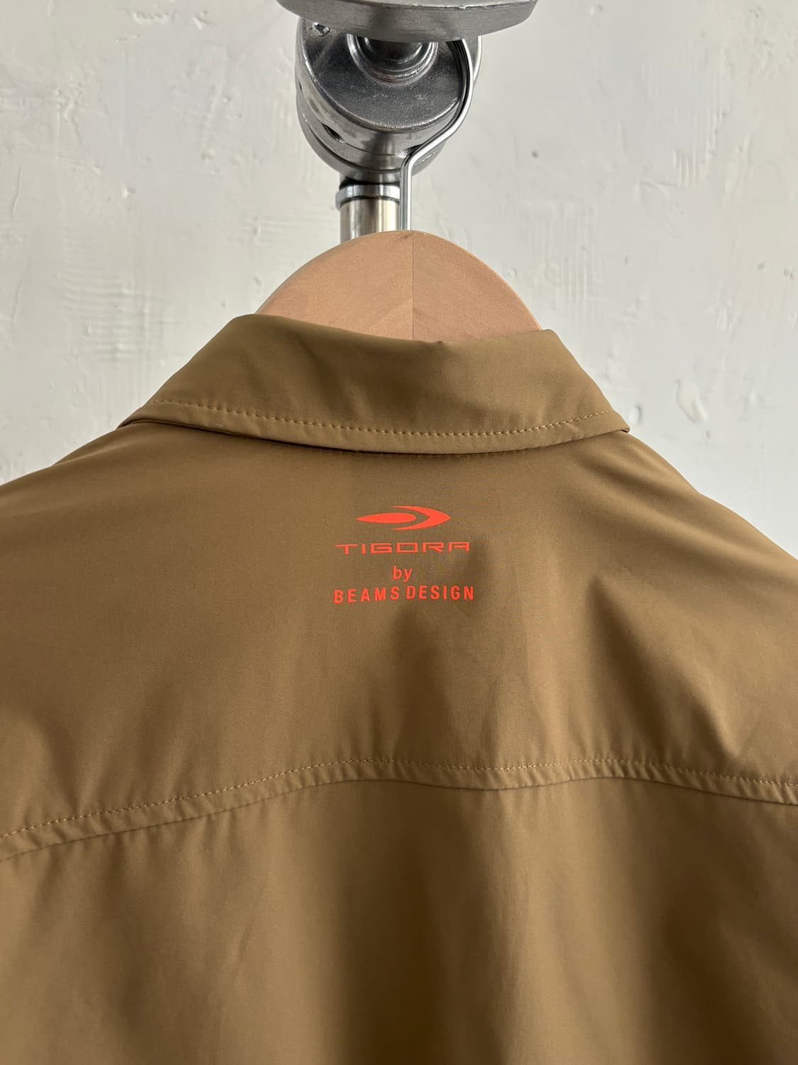 BEAMS × TIGORA 빔즈 × 티고라 베이지 유틸리티 셔츠 상품이미지6