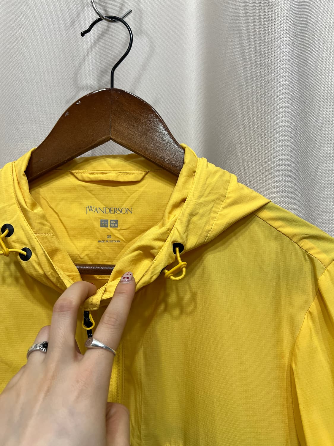 유니클로JW앤더슨 여성 홑겹 바람막이 자켓  상품이미지4