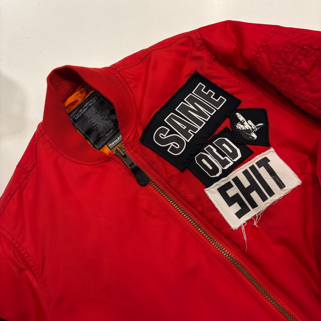 [M] 휴먼비잉 패치 장식 레드 항공점퍼 상품이미지3