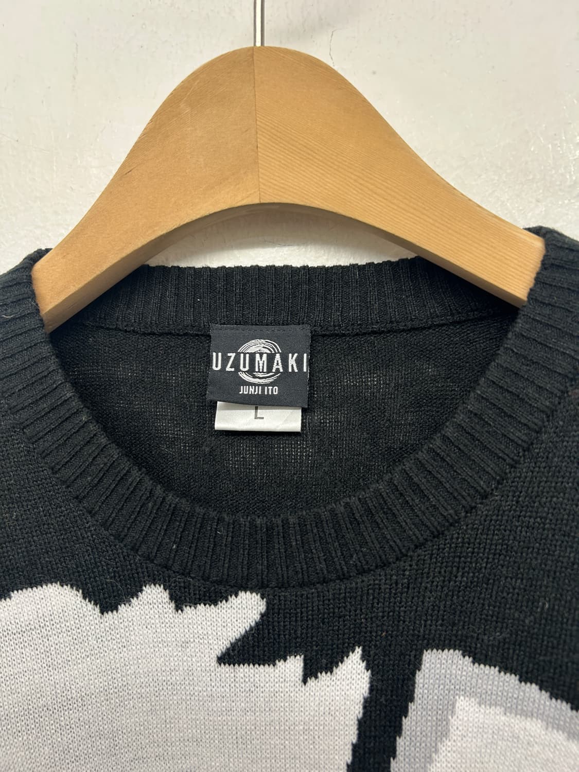 이토준지 우즈마키 만화 프린팅 니트티 상품이미지3