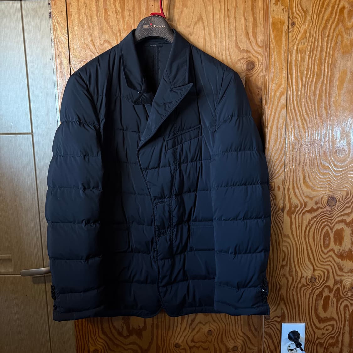 톰포드 패딩 판매 합니다. 상품이미지2