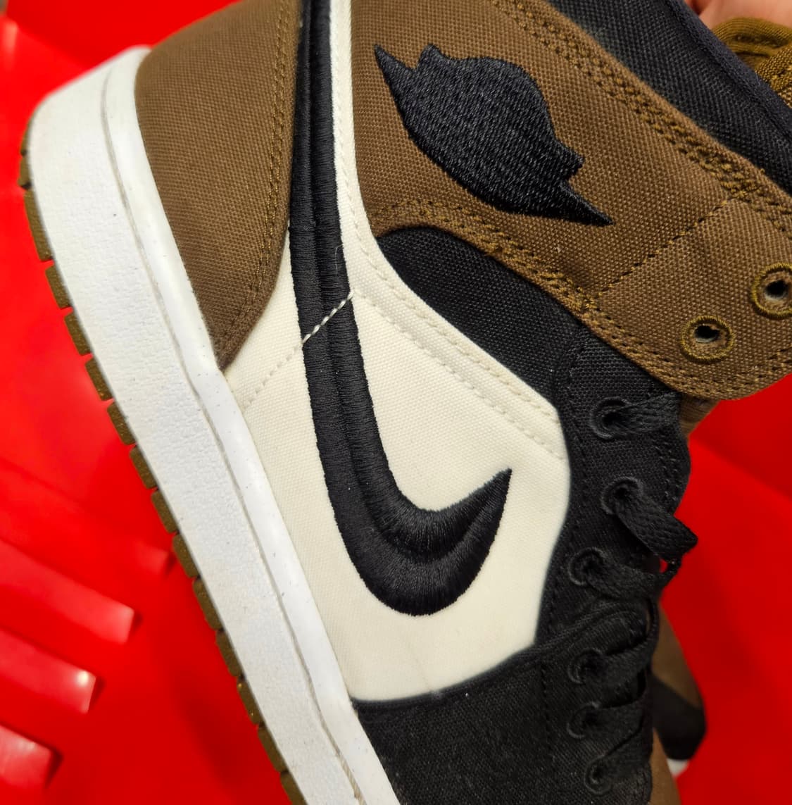 나이키(Nike) 에어조던 1 미드 SE라이트 올리브카키 280size 상품이미지3