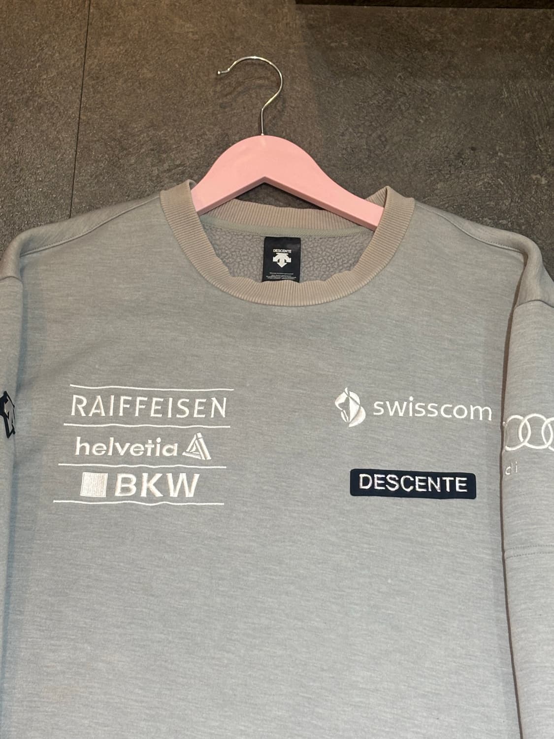 데상트 아우디 맨투맨 110사이즈 상품이미지4