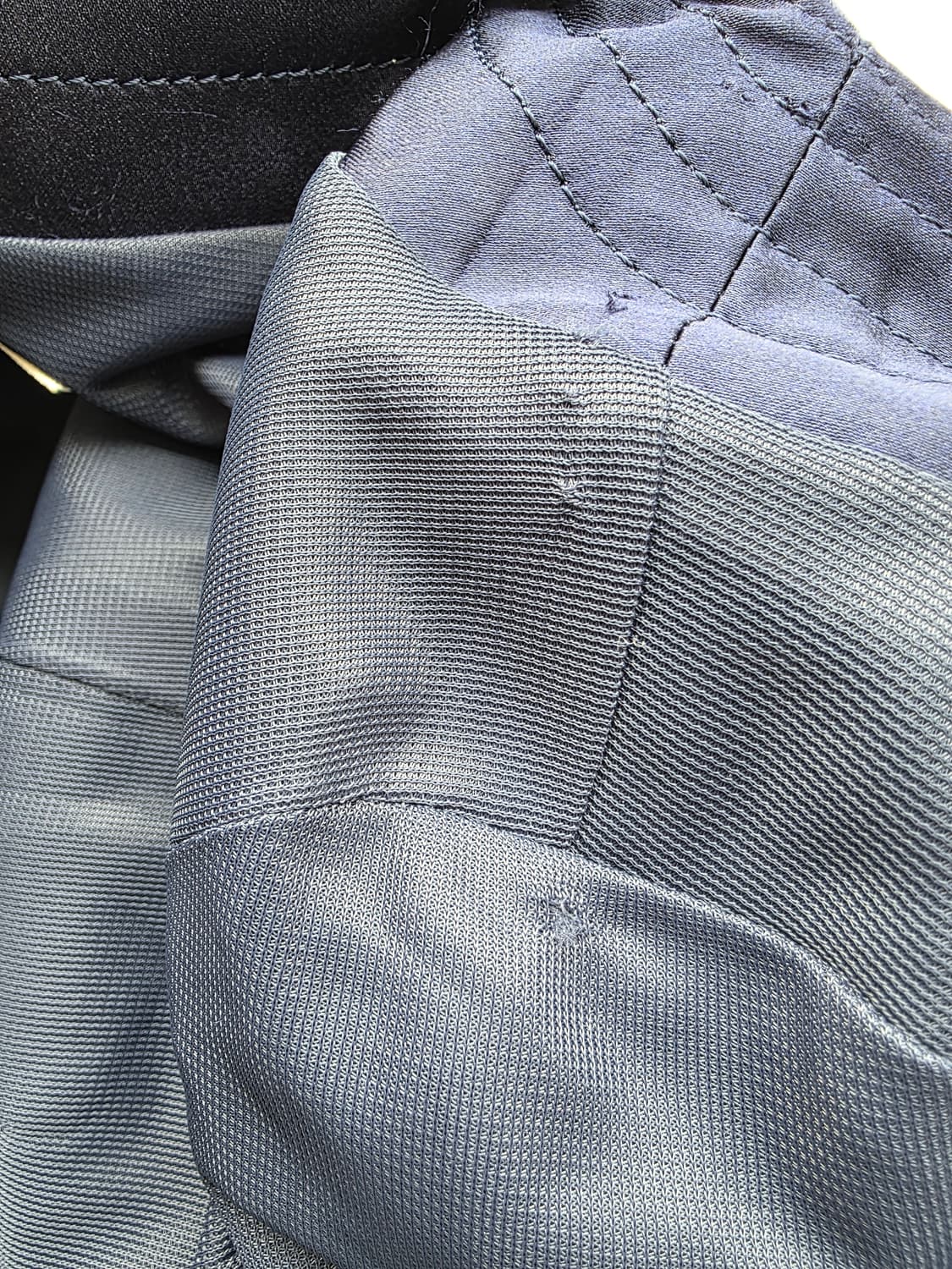 네이비 새틴 포인트 볼드 금장 단추 셋업 상품이미지7