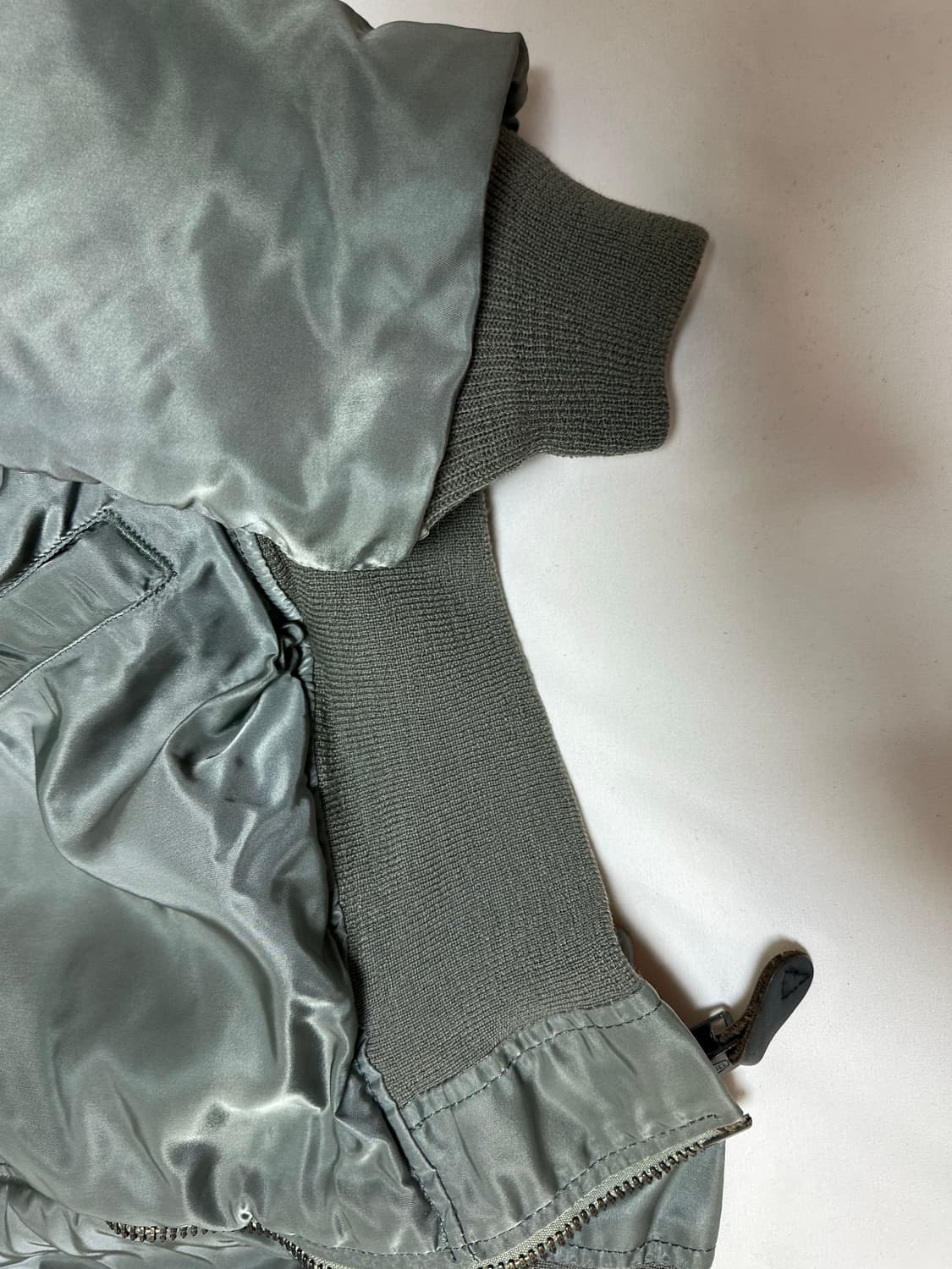 알파 마원 정밀복각 XL 데드스탁급(alpha industry ma-1) 상품이미지5