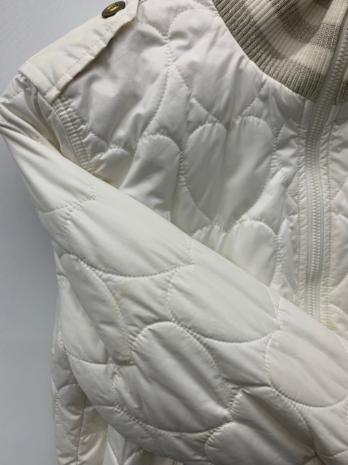 아디다스 하트 패턴 다운 자켓 상품이미지9