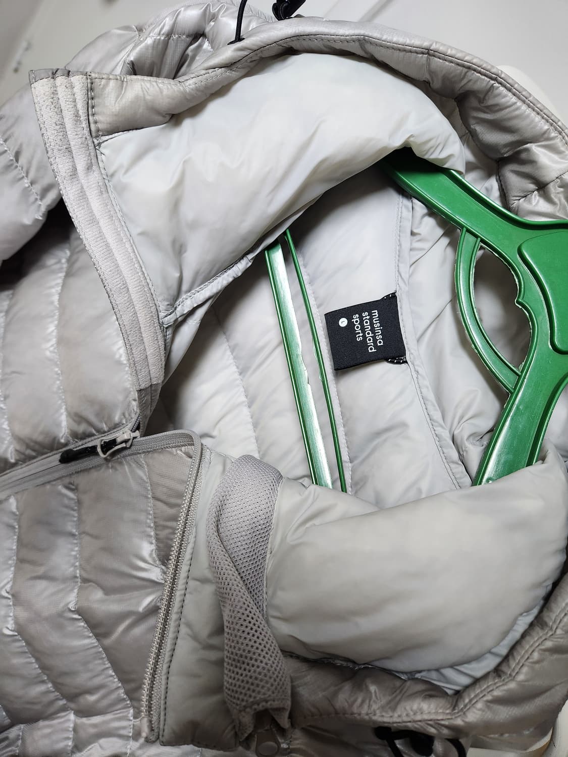 무신사스탠다드 탱커 라이트 벤트 패딩 자켓 상품이미지4