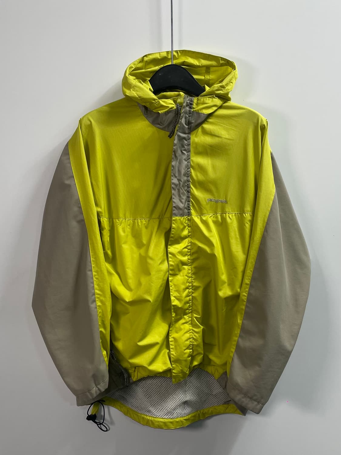 파타고니아 우먼스 경량 바람막이 (on.42)   상품이미지1