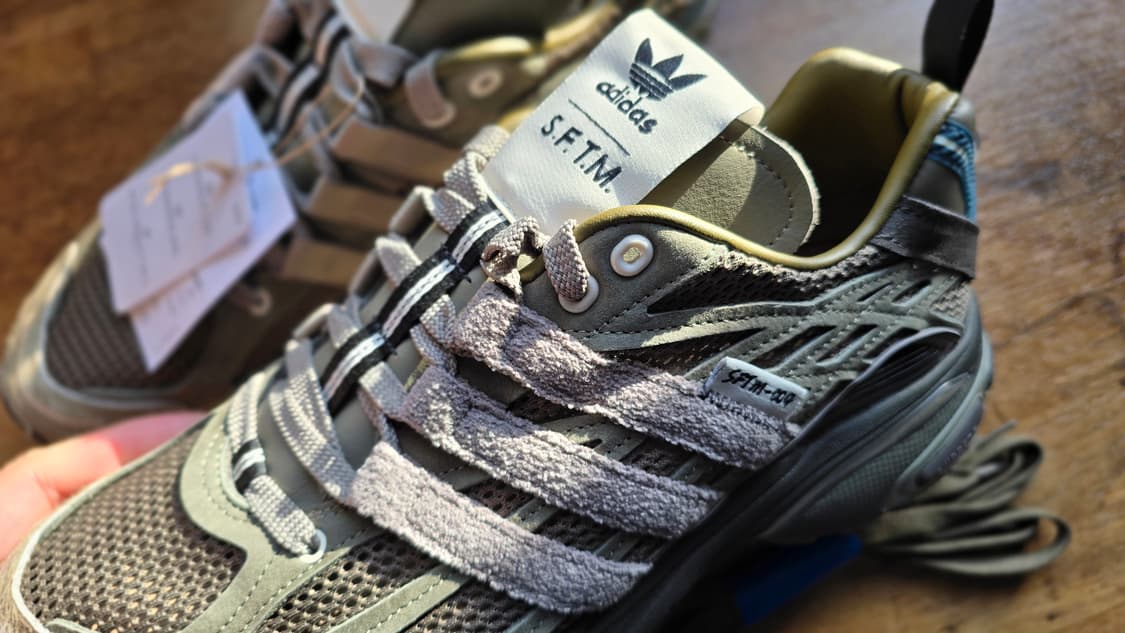 새상품) 아디다스 × 송포더뮤트 쿠션 285mm 판매 합니다.
새상품 이 상품이미지3