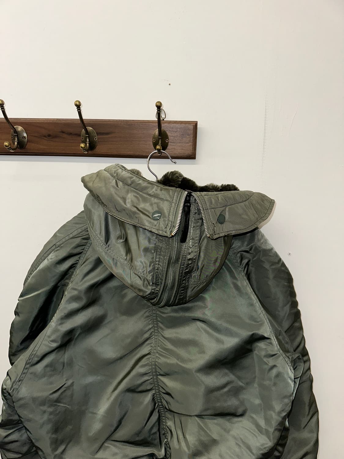 Zipper hood ma-1 알파인더스트리 카키 상품이미지4