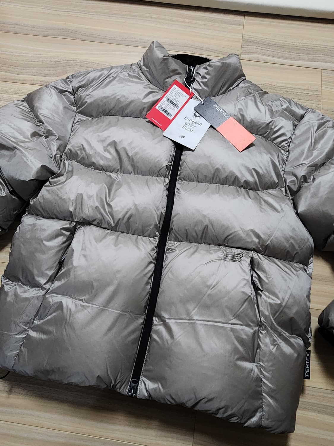 뉴발란스플라잉하이퍼구스다운퍼텍스패딩L사이즈 상품이미지1