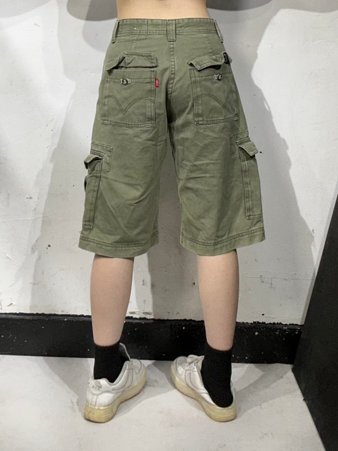 리바이스 와이드 버뮤다 카키 카고 팬츠 반바지  상품이미지3