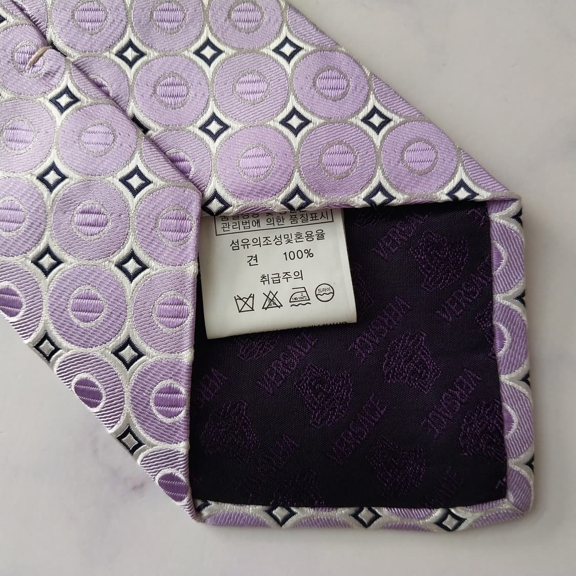 베르사체 실크 연보라 자카드 넥타이 9.1cm A+등급 K1827
 상품이미지8
