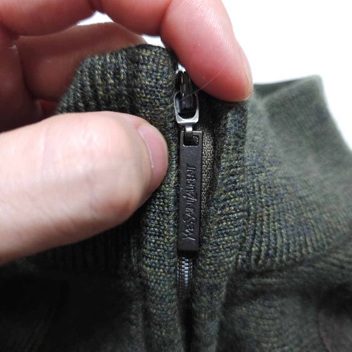 YSL 입생로랑 반집업 니트 상품이미지3