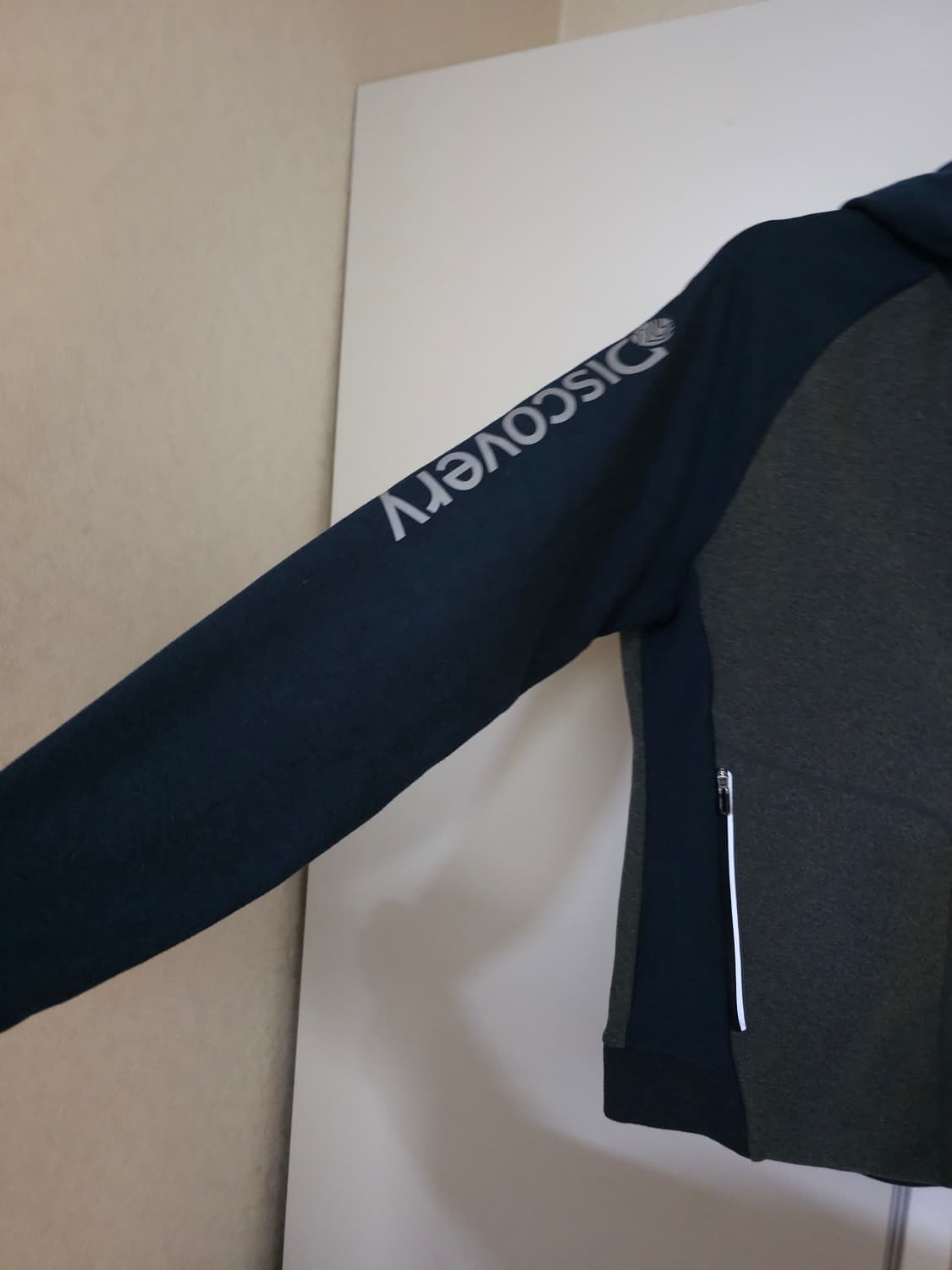 디스커버리 그레이/네이비 기모 후드집업 상품이미지4